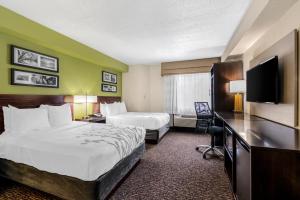 Double Room with Two Double Beds - Accessible/Non-Smoking room in Sleep Inn Naperville