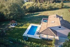 Modern House with private pool - Križanici