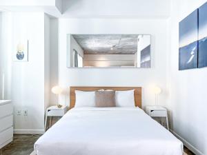 Center Stage- Downtown Parking Pool Hot Tub