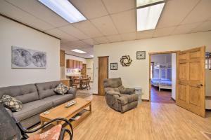 2 Mi to Ice Caves: Pet-Friendly Eben Junction Apt