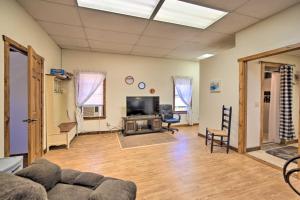 2 Mi to Ice Caves: Pet-Friendly Eben Junction Apt