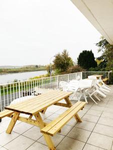 Appartements Grand Appartement avec Terrasse vue sur la Loire Parking Velo a 5min de Blois : photos des chambres