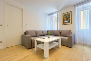 Apartment Tale - Brand new apartment in Pulas old town, with free Netflix and Wi-Fi