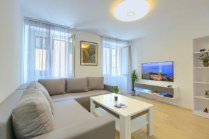 Apartment Tale - Brand new apartment in Pulas old town, with free Netflix and Wi-Fi