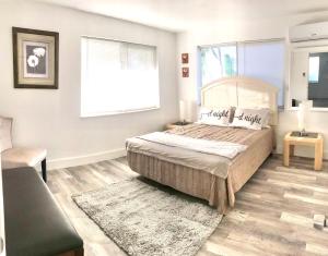 Casa Pompano. 2 miles to Beach. New
