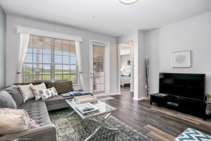 Lake View 3 Bedroom In Vista Cay Resort condo