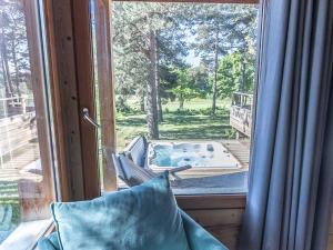 Luxe et détente : Lodge avec SPA privatif et accès piscine, golf, et aire de jeux. - FR-1-582-39