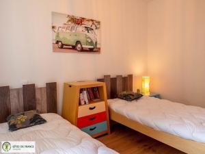 Maisons de vacances Gite Rieupeyroux, 5 pieces, 8 personnes - FR-1-601-419 : photos des chambres