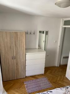 Apartments with WiFi Rijeka - 19821