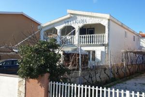 Apartments with parking space Vir - 21465