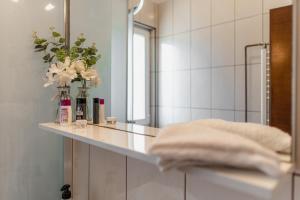 Apartments with parking space Vir - 21482