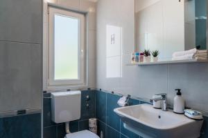 Apartments with parking space Vir - 21482