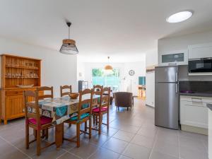 Maisons de vacances Maison 6 pers. a Biscarrosse, proche lac, jardin, BBQ, WiFi, parking, menage inclus - FR-1-319-479 : photos des chambres