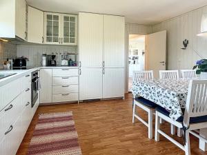 6 person holiday home in LÖTTORP-By Traum