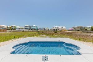The Beach Fox- Sleeps 26- Walk to the Beach!