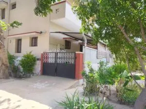 Aathira's 2 Bedroom house @ Heart of Coimbatore - Pīlamedu