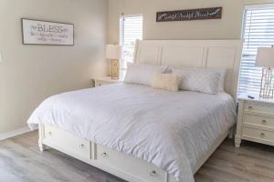 The Herron, Sleep 20, Walk beach