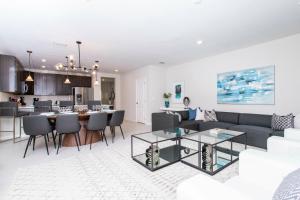 4774 Gorgeous Townhome