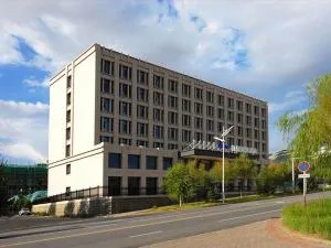 凯里亚德酒店(阿拉善左旗店) - 阿拉善左旗