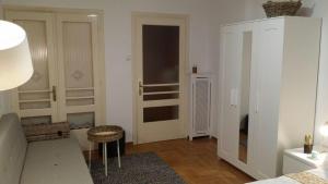 Rooms in Central Athens