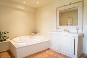 Lodges Chateau les Crostes : photos des chambres