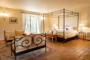 Lodges Chateau les Crostes : photos des chambres