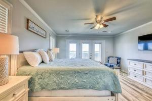 Sandy Fox- Walk to Beach, Private pool, Sleeps 26