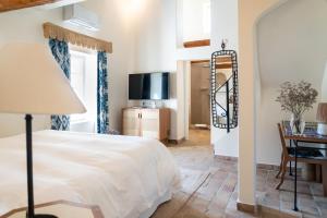 Lodges Chateau les Crostes : photos des chambres