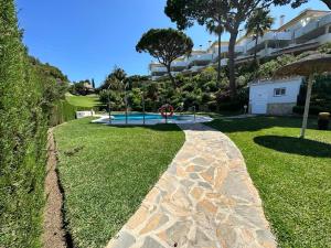 The Golden House, Calahonda Golf