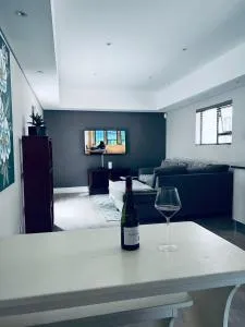 6 on Western Guest House - Bunkers Hill