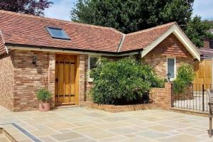 Brand new annexe on border of the Southdowns.