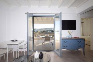 Apartment with Balcony room in Mykonos Dot