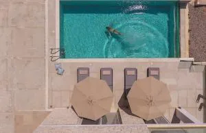 MAJESTIC VILLAS - Yenion