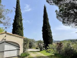 Maisons de vacances Vrijstaand vakantiehuis op loopafstand van het strand in Roquebrun : photos des chambres