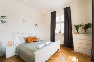 Big Apart - Market Square - Rynek 42 - 3 Rooms - 14 People