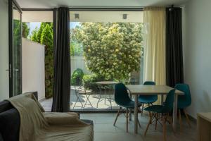 AIFEN Aparthotel - Apartamente pentru Toata Familia În Eforie Nord - cu Gradină Proprie, la 2 Pași de Plajă