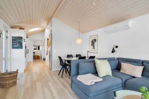 Nice Summer House Near The Waters Edge