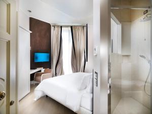 Suite with Duomo Cathedral View with Balcony