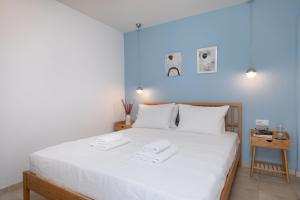 Vouliagmeni Stylish Homes by BluPine