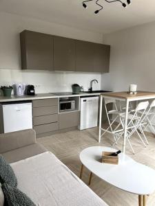 Appartements Cozy flat, quiet retreat w/ queen bed near forest : photos des chambres