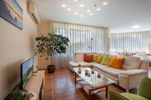 Вила Костадинов