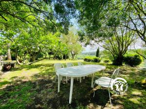 Sejours a la campagne Gite de la Bouriette : Holiday Home with Shower