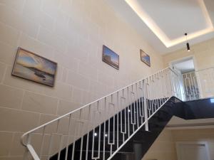Azure W B&B