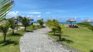 Apto vista mar e pé na areia no Beach Way a 300m do Beach Park