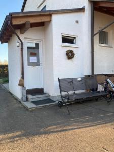 Schlaffässer auf dem Krügele Hof
