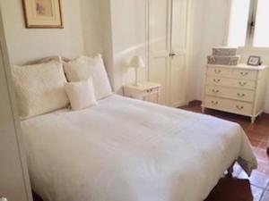 Appartements Coeur de Cassis - 200 m du port et plage - Parking prive : photos des chambres
