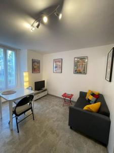 Appartements Studio RdC parking prive gratuit : photos des chambres