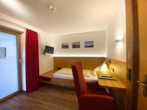Comfort Single Room with Balcony room in Hotel Alpensonne