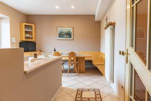 Casa ai Tre Colli, Tres