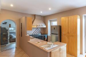 Casa ai Tre Colli, Tres